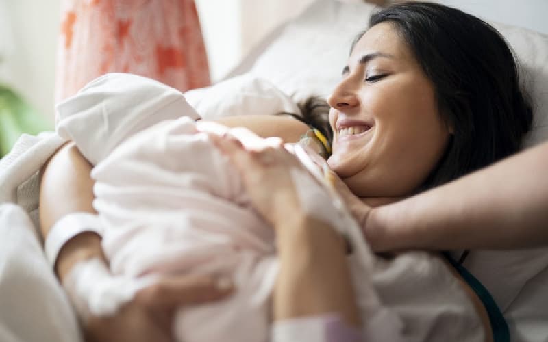 Có nên ở cữ sau sinh và gói nào tốt