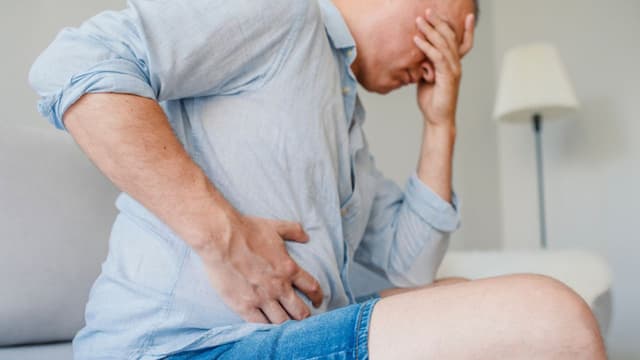 Phân biệt đau bụng do thận ứ nước với đau bụng do tiêu hóa