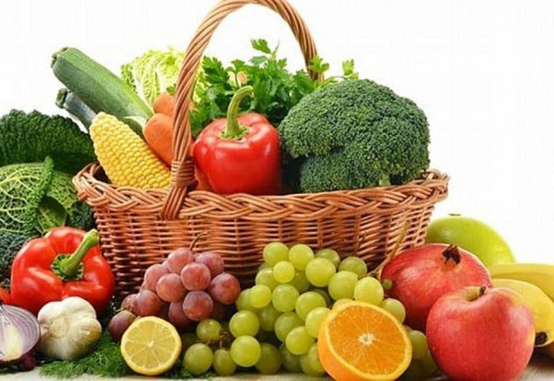 Để phòng ngừa đau răng sâu, bạn nên bổ sung rau xanh, trái cây tươi và thực phẩm giàu canxi giúp răng chắc khỏe hơn.