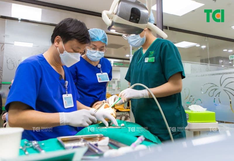 Sau khi hàn răng nứt, việc chăm sóc răng miệng đúng cách là yếu tố then chốt để đạt hiệu quả tối ưu