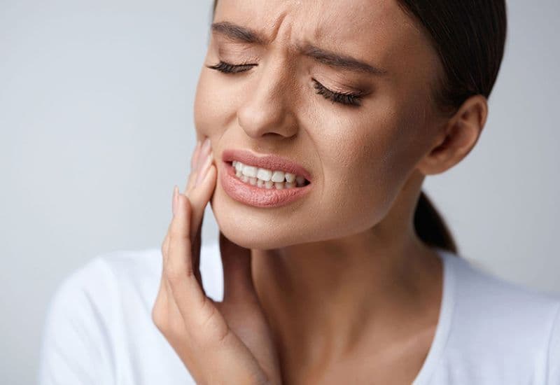 Khắc phục sâu răng cần được thực hiện càng sớm càng tốt, ngay từ những dấu hiệu đầu tiên, để bảo vệ răng miệng một cách tối ưu.