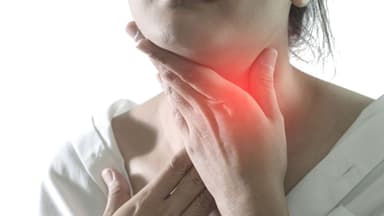 Phân biệt khối u tuyến giáp lành tính và ác tính