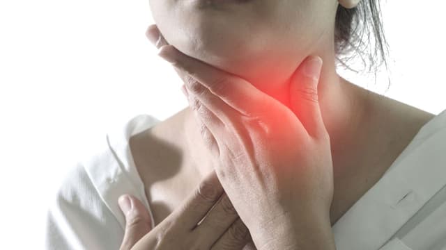 Phân biệt khối u tuyến giáp lành tính và ác tính