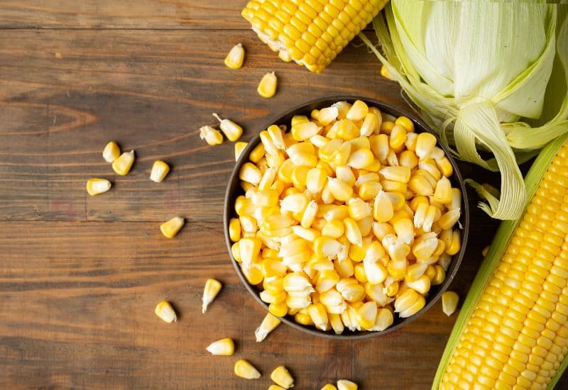 Ngô vàng cung cấp khoảng 1,5mg lutein và zeaxanthin trên 100g.