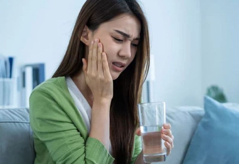 Lý do sâu răng có nhiều nguyên nhân, nhưng việc chăm sóc răng miệng đúng cách là điều cần thiết nhất