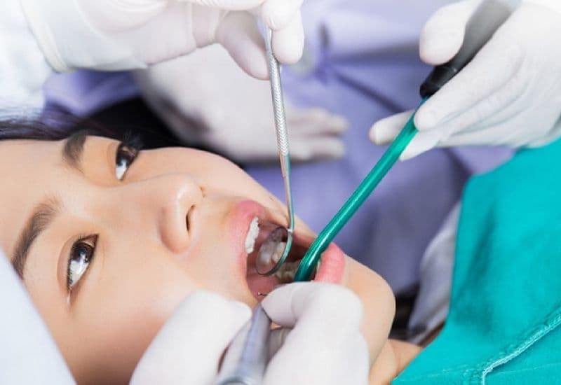 Hiện nay, nhổ răng mọc lệch được xem là giải pháp ưu tiên hàng đầu cho những người gặp phải tình trạng này.