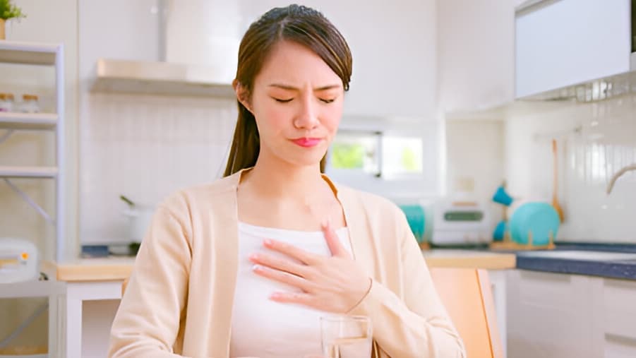 Có nhiều nguyên nhân gây nuốt nghẹn, trong đó có các bệnh lý về thực quản.