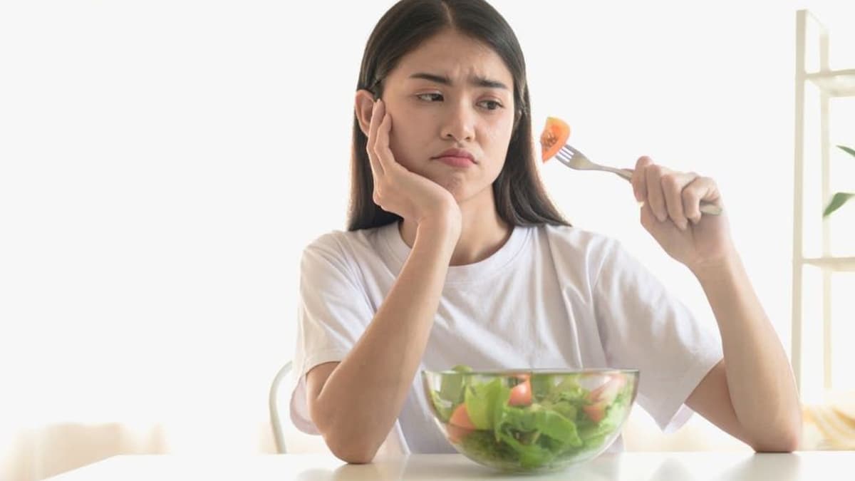 Ợ chua sau khi ăn: Do ăn uống sai cách hay bệnh lý tiêu hóa?