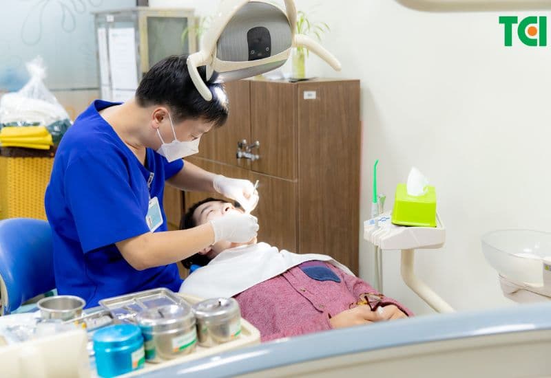 Nếu bị sâu răng tủy kéo dài, hãy đến nha khoa sớm để được điều trị kịp thời.