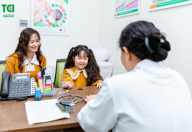 Khám sức khỏe định kỳ giúp phát hiện sớm suy dinh dưỡng cấp và tối ưu hóa sức khỏe.