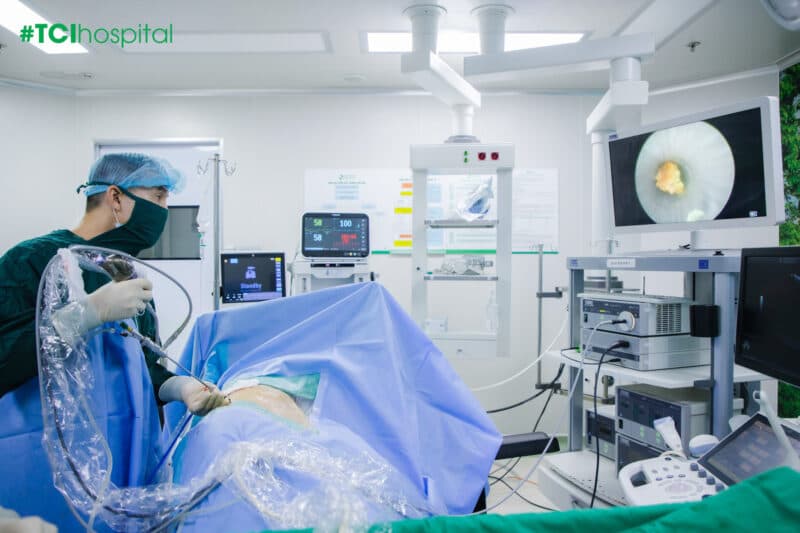 Cứu hai quả thận khỏi “bờ vực” suy thận từ biến chứng giãn nặng