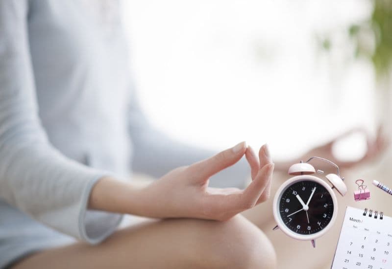 Kỹ thuật và thói quen hỗ trợ nâng cao sự tập trung trong thiền