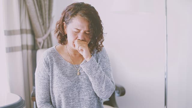 Triệu chứng ung thư phổi và cách điều trị, kiểm soát hiệu quả