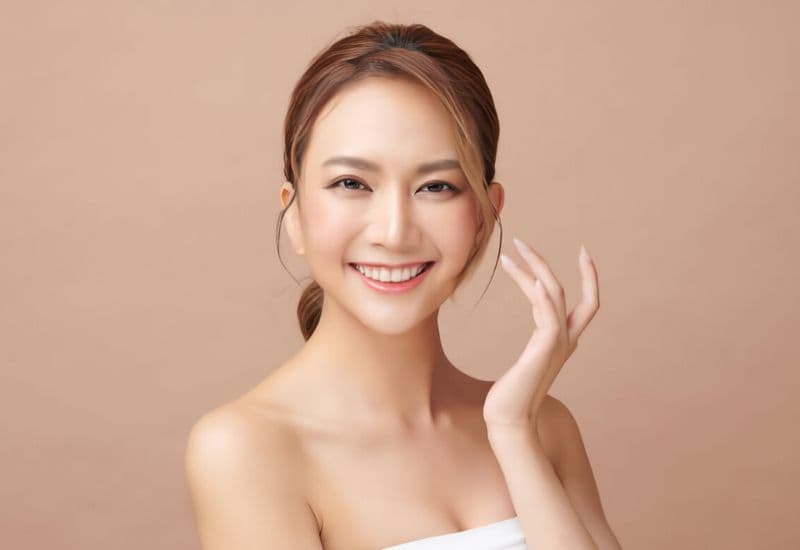 Trồng răng sứ Titan mang lại thẩm mỹ vượt trội và tăng cường sự tự tin cho người sử dụng.