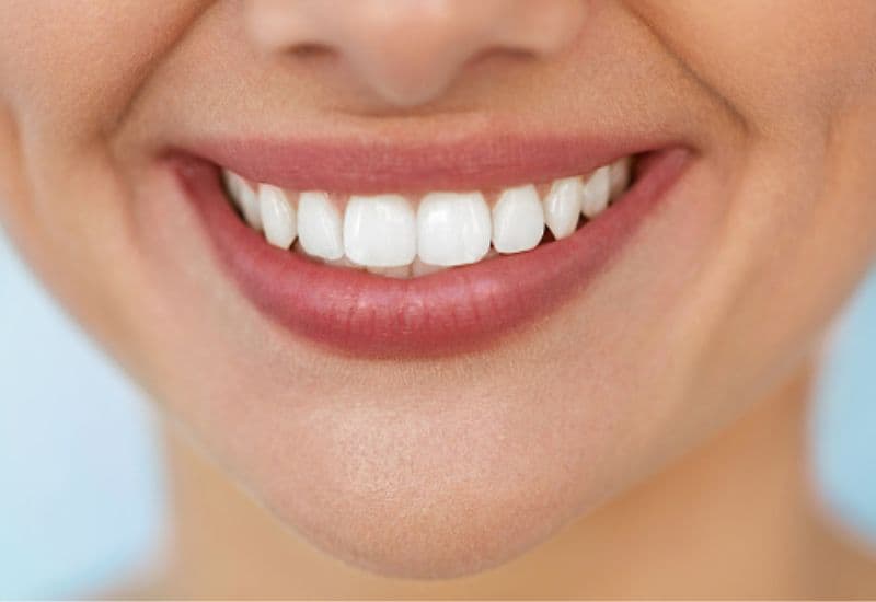 Trồng răng thật mang lại nụ cười tự tin và hoàn hảo cho nhiều người.