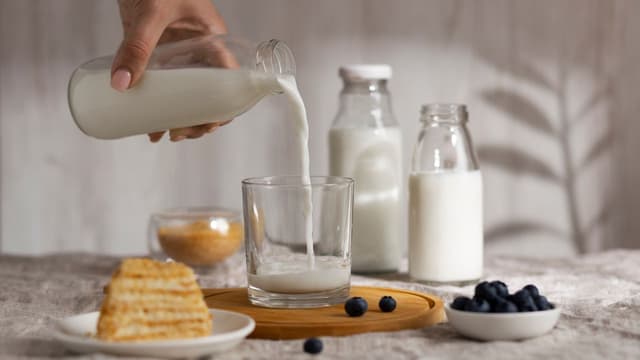 Tìm hiểu về vấn đề uống sữa có tốt không