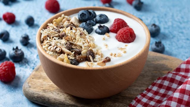 Mọi điều bạn cần biết về vi khuẩn trong sữa chua