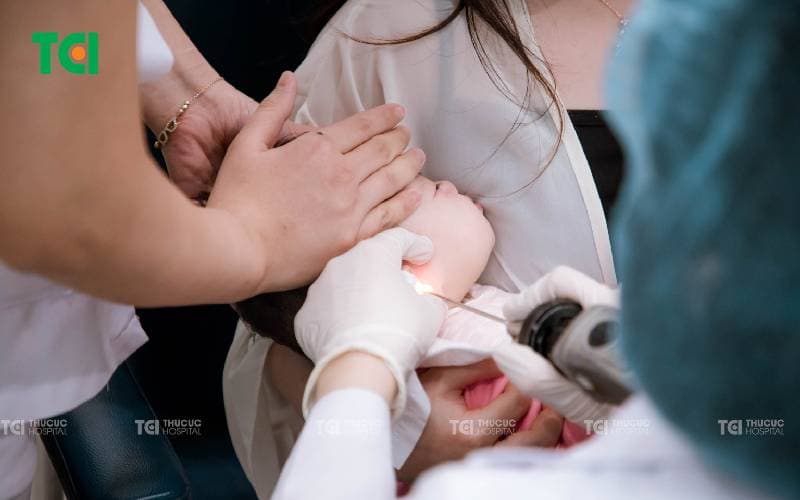 Nhận biết Viêm tai giữa trẻ em