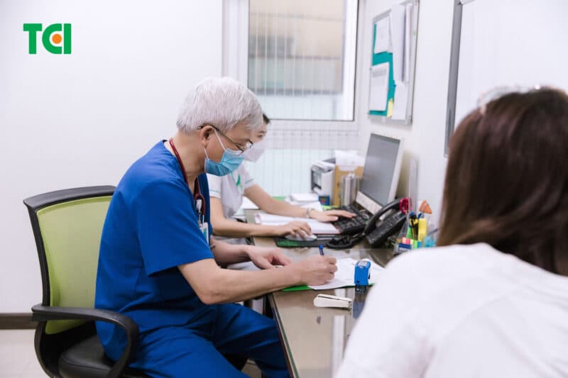 Theo tiến sĩ, bác sĩ Nguyễn Văn Doanh, chuyên gia Nội thần kinh danh tiếng, trưởng khoa Khám bệnh, BV ĐKQT Thu Cúc, thể chất và tinh thần là 2 yếu tố cốt lõi khi nói tới sức khỏe.