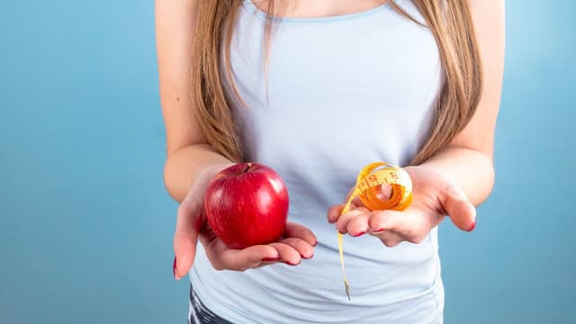 Khám phá việc ăn táo đỏ có tác dụng gì