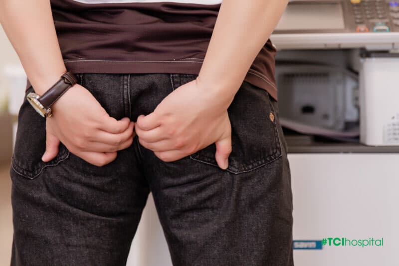 Chế độ dinh dưỡng là một trong những yếu tố gây tăng nguy cơ mắc trĩ (Ảnh: TCI).