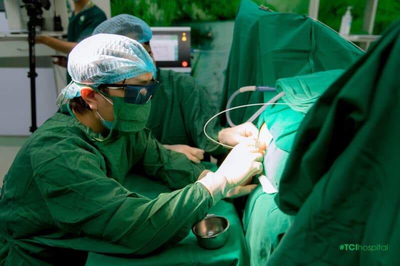 TCI ứng dụng điều trị trĩ bằng Laser Diode cho người bệnh (Ảnh: TCI).