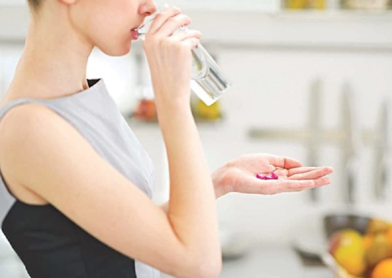 bác sĩ sẽ chỉ định thuốc kháng giáp tổng hợp giúp ức chế sản xuất hormone