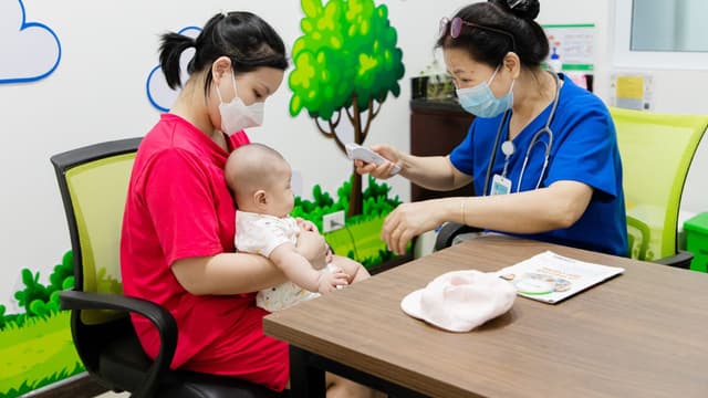 Giới thiệu về cách hạ sốt khi tiêm vaccine