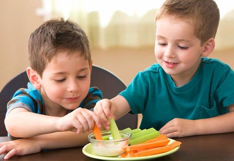 Việc xây dựng dinh dưỡng cho bé 1 tuổi nên dựa trên thể chất và nhu cầu cụ thể của trẻ.