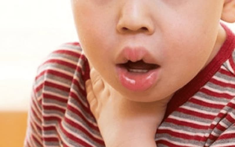 Hóc dị vật ở đường thở là gì