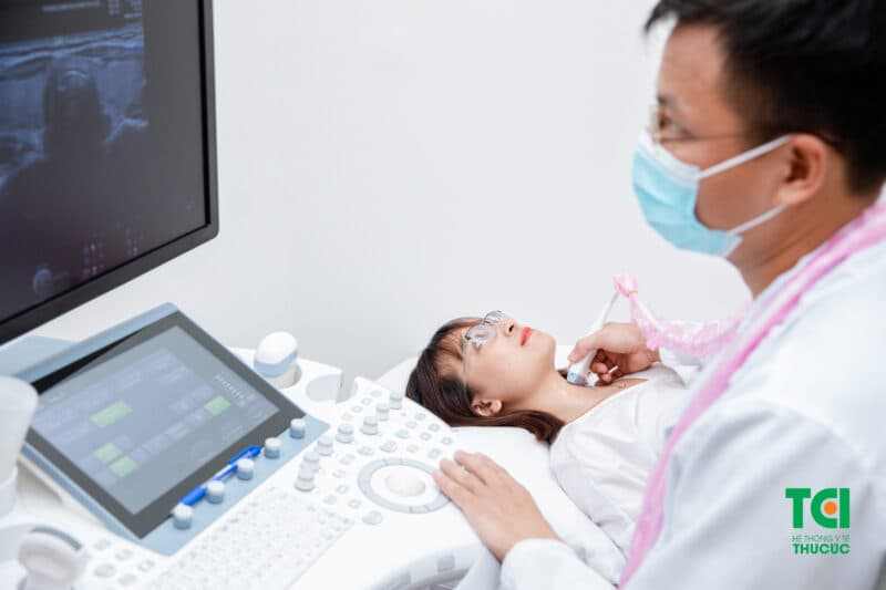 Nên khám tuyến giáp nếu có biểu hiện bất thường 