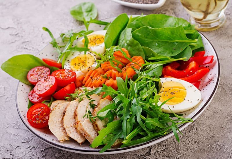 Chuối không thể thay thế hoàn toàn các thực phẩm khác trong chế độ ăn kiểm soát mỡ máu.