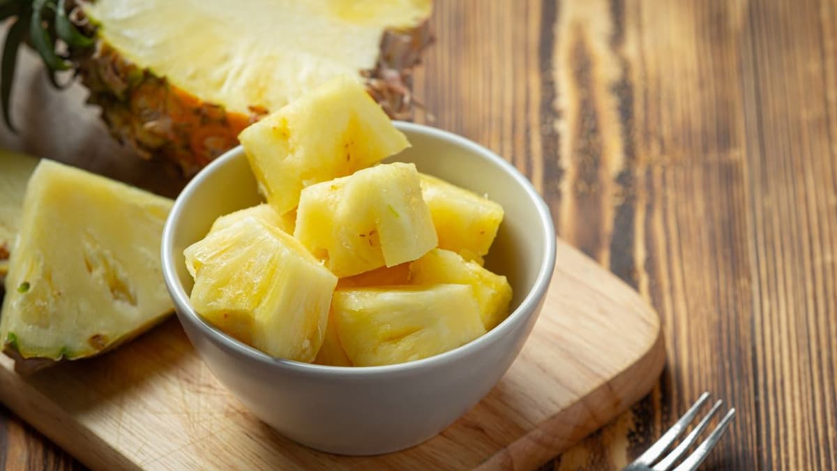 Thắc mắc mỗi ngày ăn 1 quả dứa có tốt không và câu trả lời