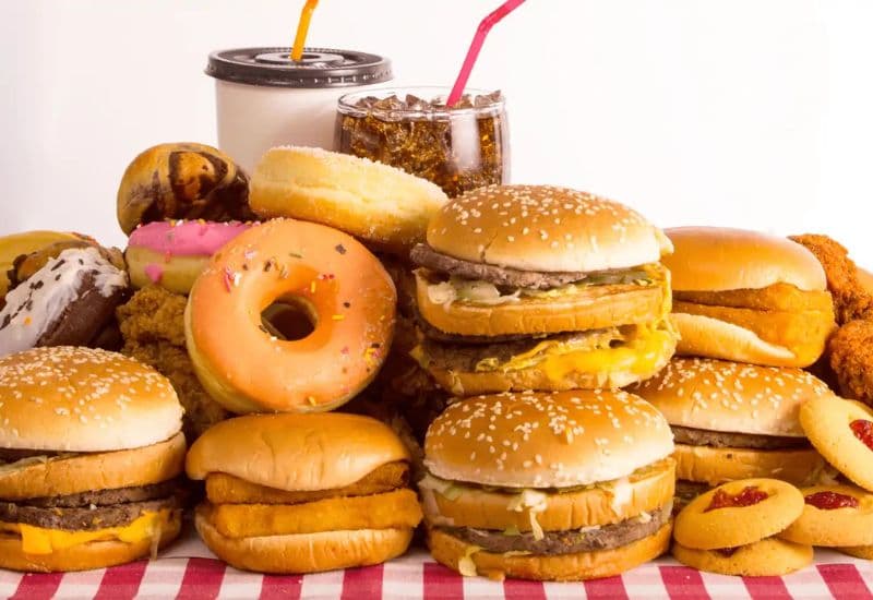 Nguyên nhân mắc sỏi mật do lối sống và thói quen ăn uống