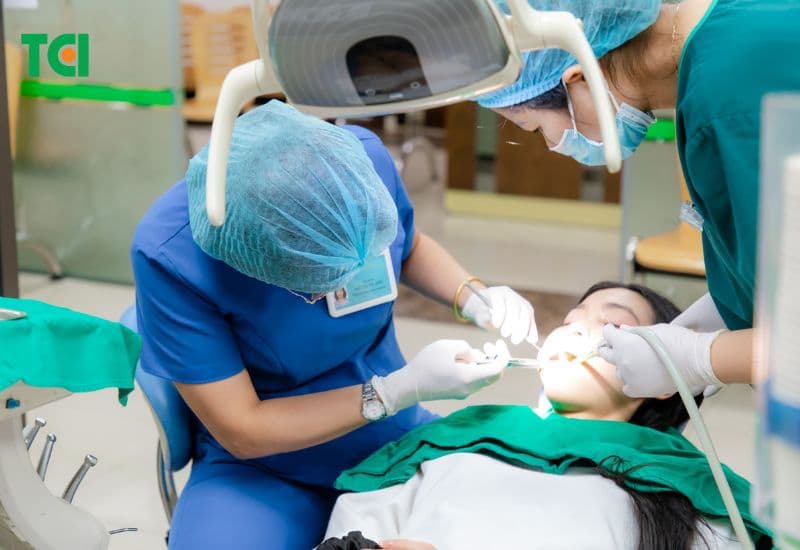 Để niềng răng khểnh đạt hiệu quả tốt nhất, đừng quên kiểm tra răng miệng định kỳ theo hướng dẫn của bác sĩ.