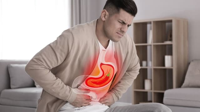 Ợ chua nóng bụng: Tìm hiểu nguyên nhân, cách xử trí