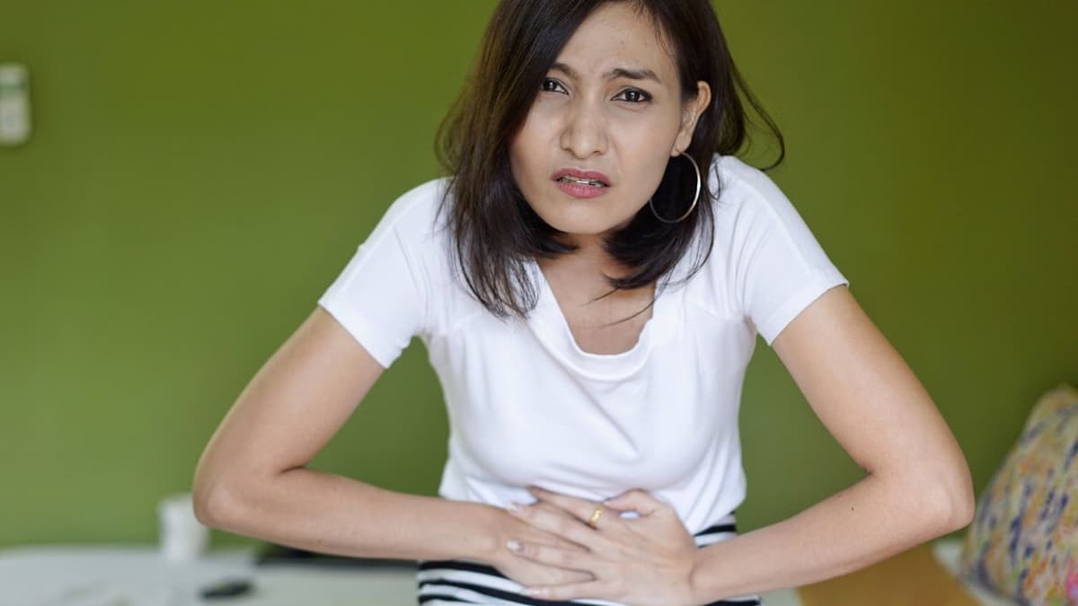 Khó chịu vì ợ chua trào ngược ? Đây là điều bạn cần biết ngay
