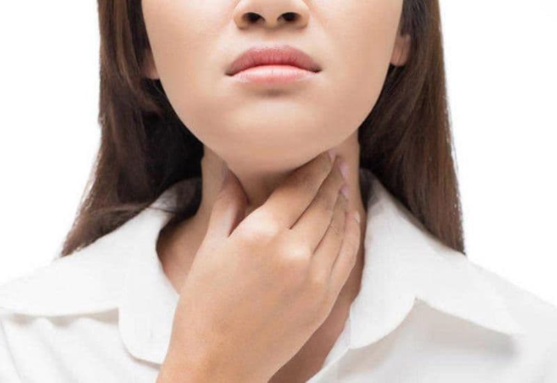 ợ hơi nghẹn cổ