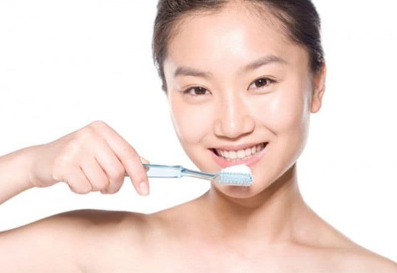 Chăm sóc răng miệng đúng cách – Giải pháp giảm nguy cơ sâu răng hở tủy hiệu quả.