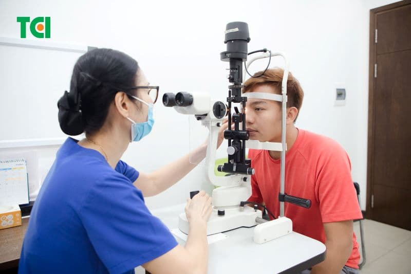 Bổ sung dầu cá omega 3 không chỉ giúp bảo vệ mắt khỏi các tổn thương mà còn cải thiện khả năng nhìn.