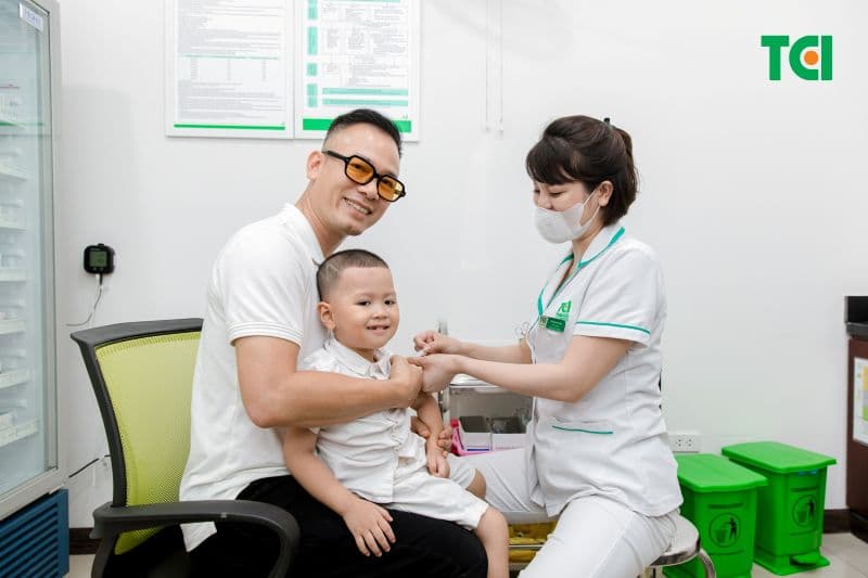 Tiêm nhắc lại giúp cơ thể củng cố hệ miễn dịch chống lại bệnh đó tốt hơn.