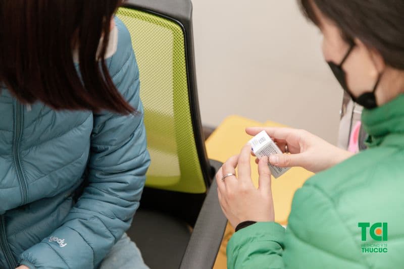 Vắc xin Menactra được khuyến cáo cho nhiều nhóm đối tượng khác nhau, tùy thuộc vào độ tuổi và nguy cơ phơi nhiễm.