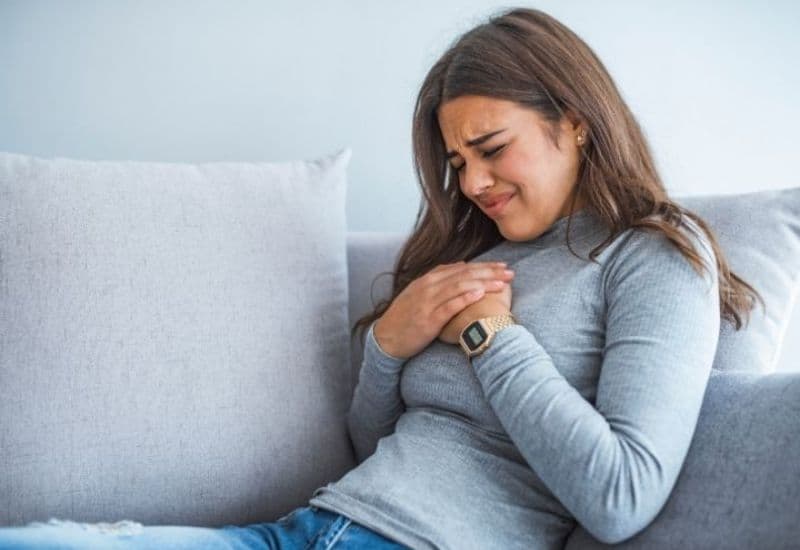 Trào ngược dạ dày gây nghẹn cổ