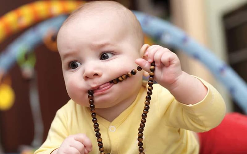 Trẻ bị hóc dị vật đường thở có biểu hiện gì