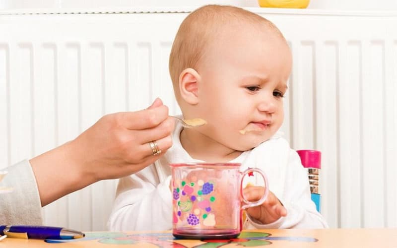 trẻ biếng ăn nên làm gì tốt