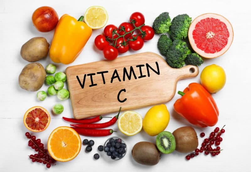 Người bệnh nên bổ sung nhiều vitamin C để tăng cường miễn dịch và kích thích cơ thể sản xuất cortisol tự nhiên