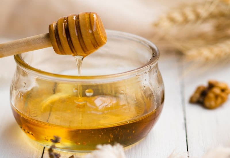 Giải đáp chi tiết thắc mắc: Uống mật ong có làm tăng huyết áp không?