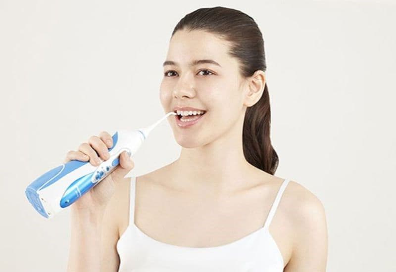 Vệ sinh răng miệng đúng cách là yếu tố quan trọng để kiểm soát bệnh sâu răng.