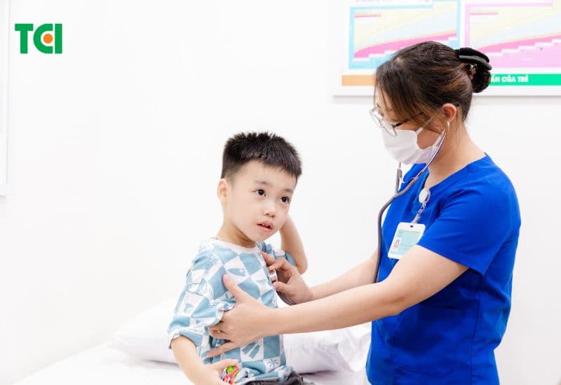 Chế độ ăn cho trẻ lười ăn cần được xây dựng đầy đủ 4 nhóm chất thiết yếu để đảm bảo dinh dưỡng cân bằng và hỗ trợ phát triển toàn diện.