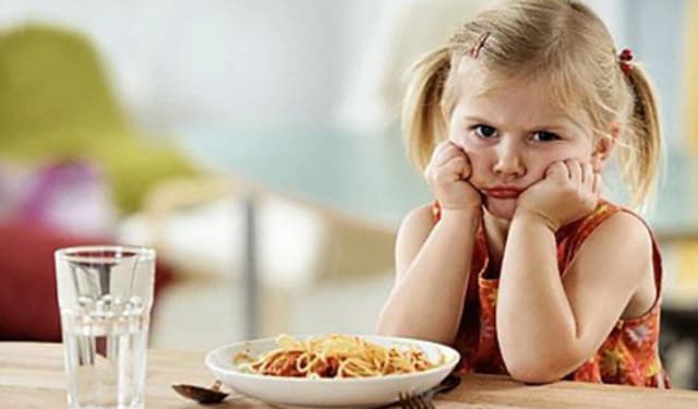 5 Sai lầm thường gặp khi áp dụng chế độ ăn cho trẻ biếng ăn